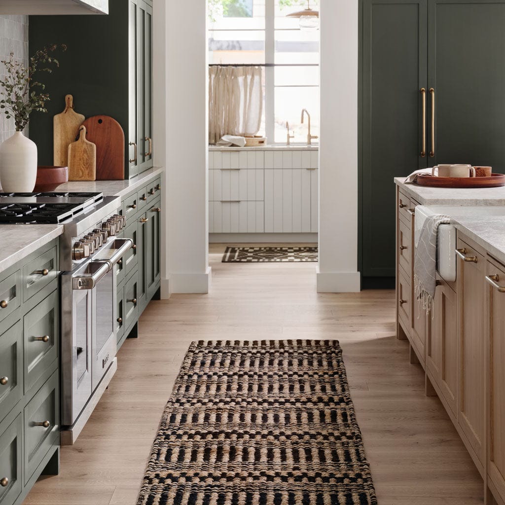 Shayak Handwoven Jute Accent Rug